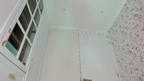 sophie online show from June 10, 7:57 pm