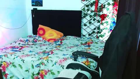 Snapshot of kitty_vaal chatting on October 9, 4:12 pm kitty_vaal online show from October 9, 4:12 pm