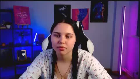 kittykriss_ online show from December 13, 9:43 pm