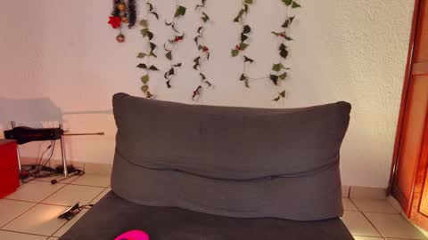 L          FOLLOW ME ON IG kittylu    online show from January 18, 1:30 am