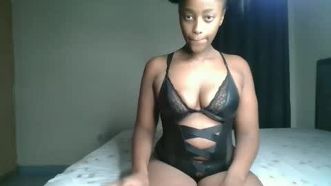 Kittypettite online show from April 22, 5:31 pm