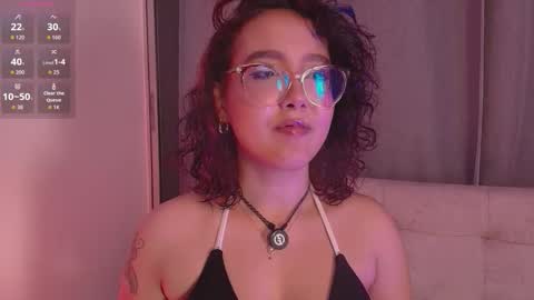 Sophie online show from March 19, 1:44 am