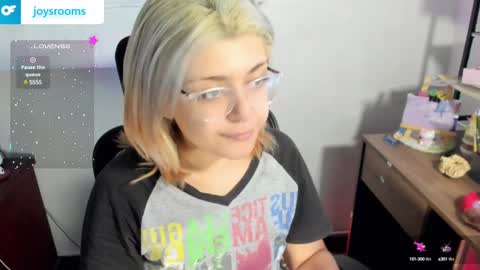 Kitty Trixy online show from December 14, 10:13 am