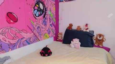 Kitty Zen online show from December 17, 8:15 pm