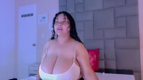 Snapshot of kity_hill chatting on October 16, 4:56 am Kitty Hill online show from October 16, 4:56 am