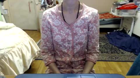 Snapshot of kiuminberry chatting on October 22, 10:29 am KiuminBerry online show from October 22, 10:29 am