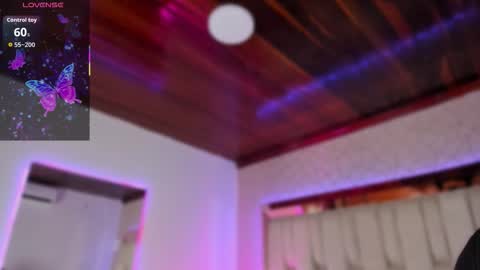   online show from October 18, 10:25 pm