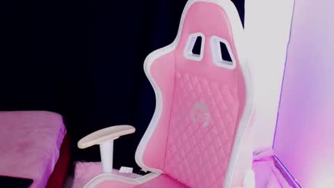 Snapshot of kloe_28 chatting on October 24, 2:34 am Kloe online show from October 24, 2:34 am
