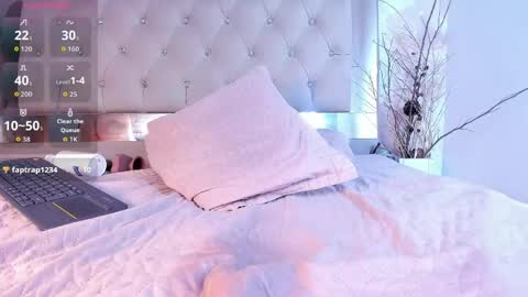 CAMI  online show from April 16, 8:31 pm