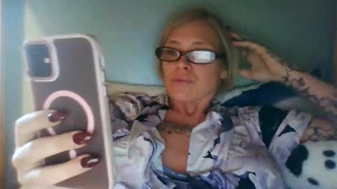 kochamciemichelle online show from April 7, 9:06 pm