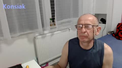 Komsiak online show from May 1, 9:42 pm