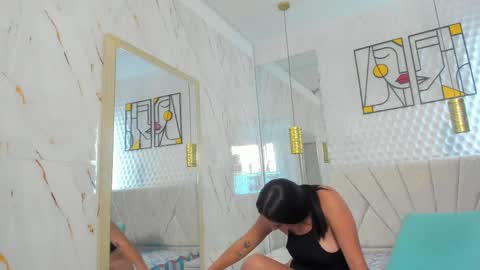 koralxxx_ online show from May 12, 7:45 pm