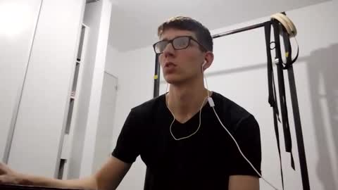 Facu online show from December 22, 8:21 am