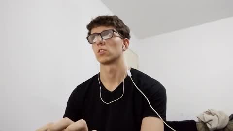 Facu online show from December 23, 8:33 am