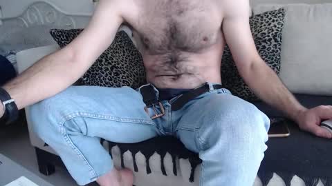 Snapshot of kral_mert chatting on October 9, 9:04 am Mert online show from October 9, 9:04 am