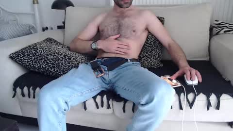 Snapshot of kral_mert chatting on February 17, 9:24 am Mert online show from February 17, 9:24 am