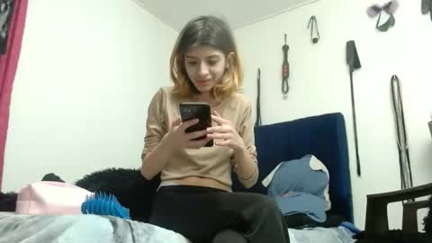 kratos_and_afrodita online show from September 18, 10:30 am