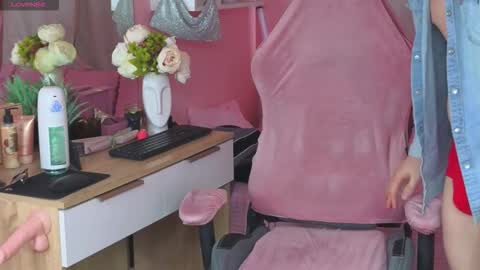 kris_braun online show from March 6, 5:17 am