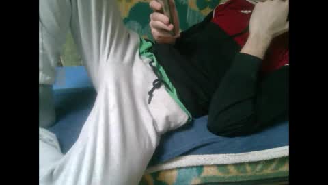 Snapshot of krissifitboy_xxx chatting on December 21, 11:55 am krissifitboy_xxx online show from December 21, 11:55 am