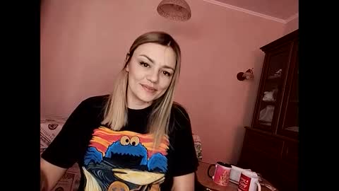 Snapshot of krisssexi chatting on February 25, 9:09 am KrissSexi online show from February 25, 9:09 am