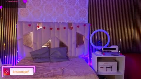 kristen_tay online show from April 2, 3:03 am