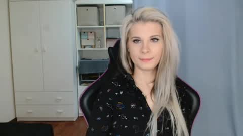 KristineAmore online show from April 20, 6:16 am