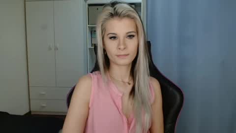 KristineAmore online show from April 23, 7:05 am