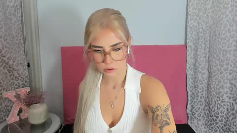 KristyFlowers online show from December 3, 9:43 am