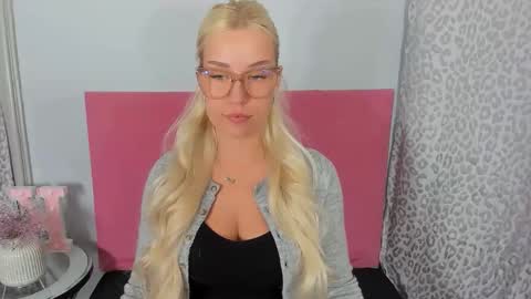 KristyFlowers online show from April 4, 5:03 am