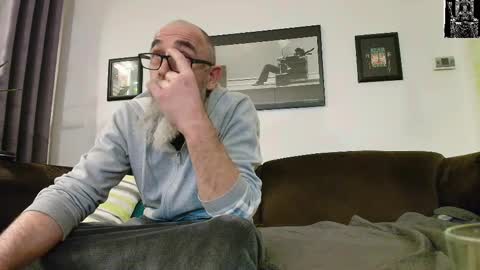 krummersaebel online show from March 2, 10:27 pm