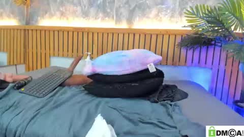 krystal online show from July 24, 2:09 am