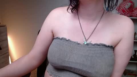 Krystal Syx online show from April 11, 10:25 pm