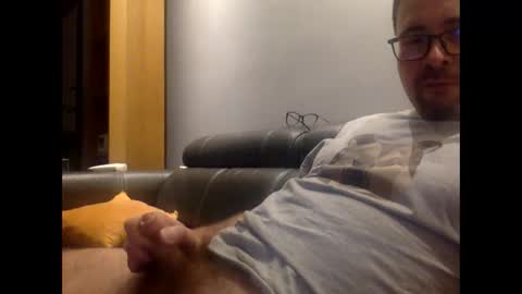 krzysztof1977 online show from December 15, 9:42 pm