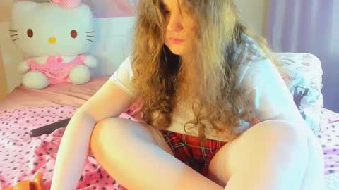 Snapshot of kuraii_ chatting on September 23, 2:16 am Anna online show from September 23, 2:16 am