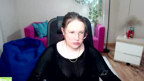 kuri_u online show from February 3, 10:41 am