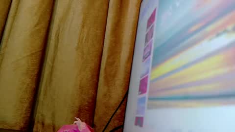 Kween online show from June 15, 9:18 pm