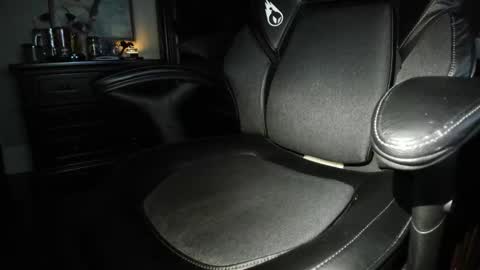 kwufbenk online show from December 16, 7:15 am