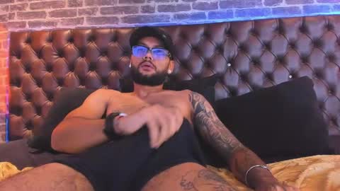 ---kylee--- online show from April 17, 12:02 am