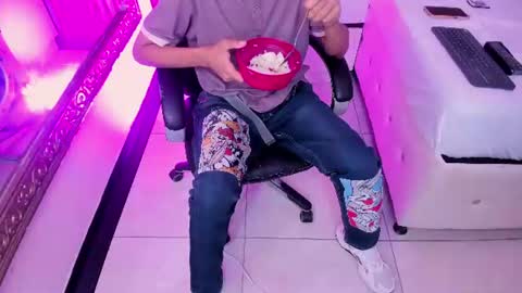 Kyle online show from June 28, 4:08 am