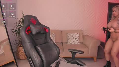  Kylie  online show from February 19, 6:32 pm