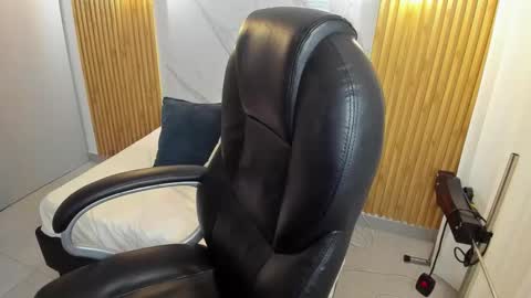  KYLIE  online show from October 14, 3:20 am