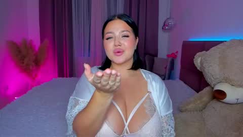 Snapshot of kylie_lips chatting on September 18, 6:56 pm Kylie Lips online show from September 18, 6:56 pm