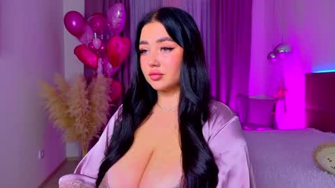 Snapshot of kylie_lips chatting on December 5, 5:55 pm Kylie Lips online show from December 5, 5:55 pm