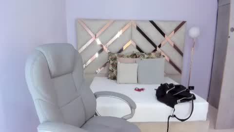Kylie Reyes  online show from June 30, 8:07 pm