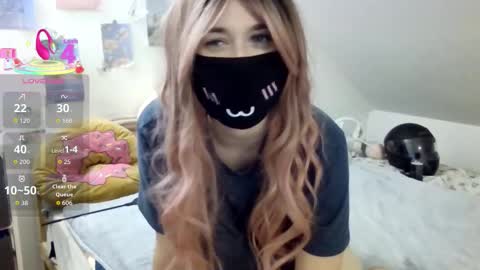 Kyra Wild online show from September 22, 10:36 pm