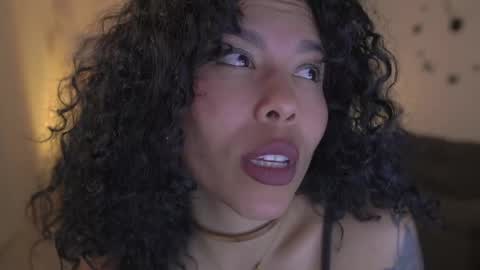 schedule 300 pm - 1100pm colombia time online show from April 25, 2:03 am