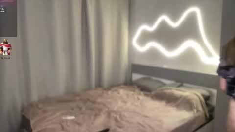 Amanda online show from October 6, 4:14 pm