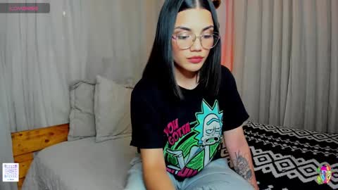 Snapshot of la_briela chatting on January 19, 2:47 am    Help me reach 50 likes online show from January 19, 2:47 am