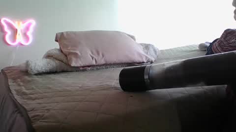 Snapshot of lachickadelbronx chatting on January 25, 5:40 pm lachickadelbronx online show from January 25, 5:40 pm