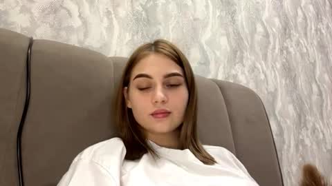 Snapshot of laciepalazola chatting on October 14, 4:32 pm Mia online show from October 14, 4:32 pm